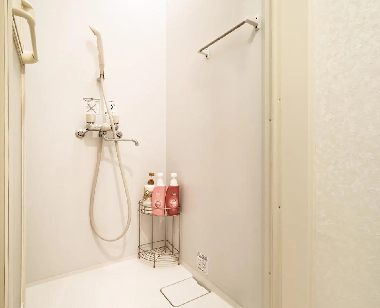 84-2, Shiomi 102, Entire Room For Rent Tokyo 0*,