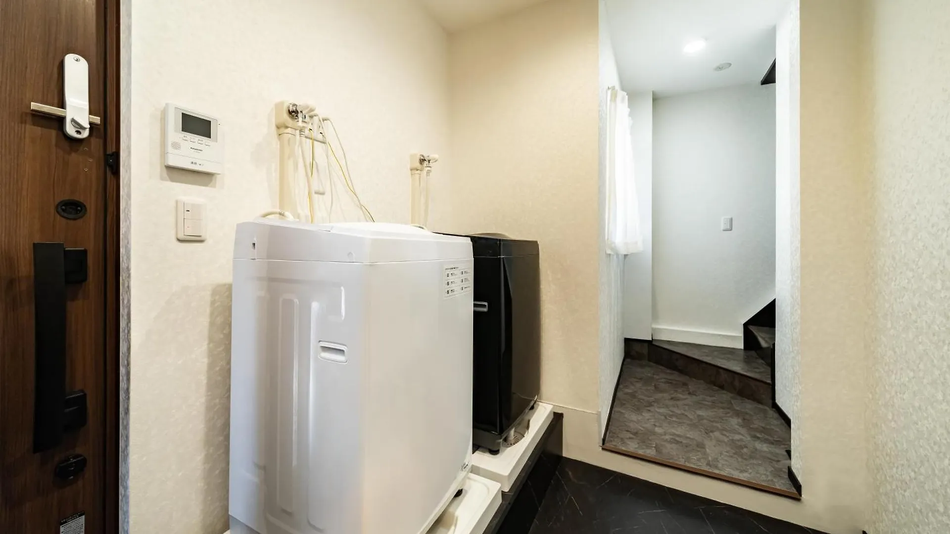 Apartment 84-2, Shiomi 102, Entire Room For Rent Tokyo